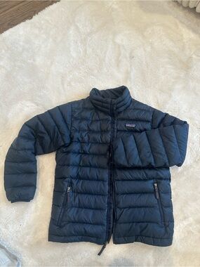 Kids Patagonia down puffer jacket size medium (10) navy